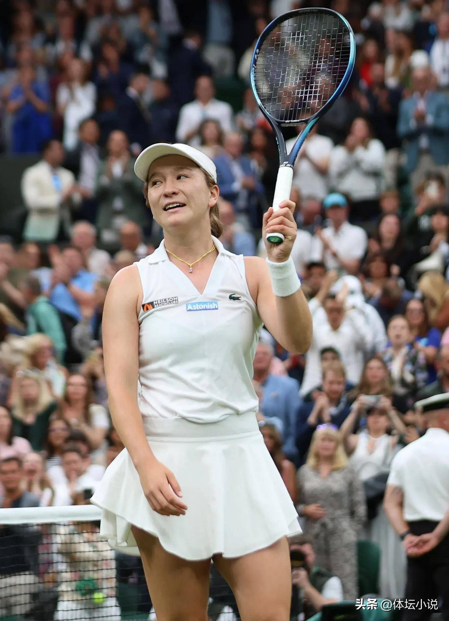 九游游戏-阿扎伦卡在中国队比赛中最后时刻胜出，锐不可当引发热议！(赛狗比赛最后时刻反超视频)