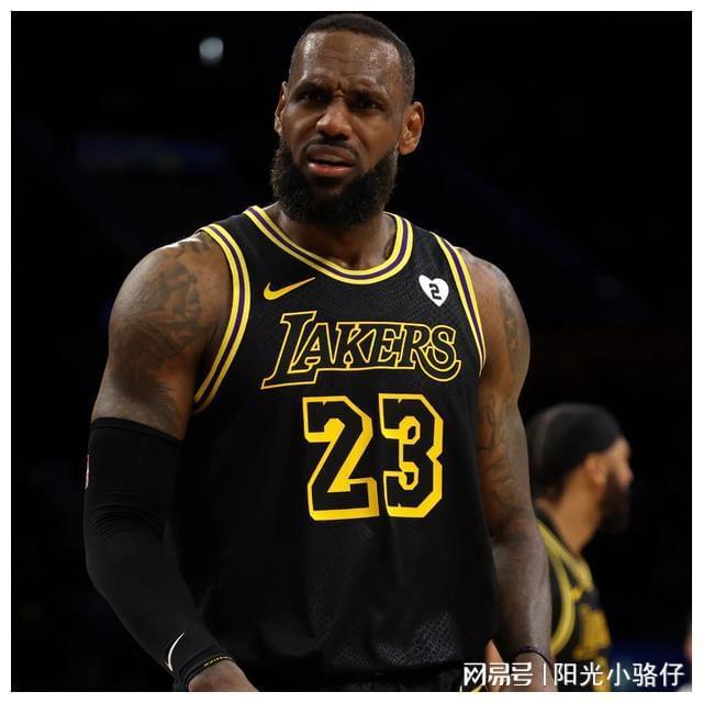 九游游戏-詹姆斯官方宣布夺冠新规，尤文图斯引发争议！全场沸腾不已(尤文图斯夺冠视频回放)